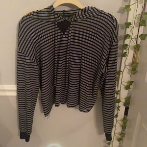 HOLLISTER- navy and white striped tee